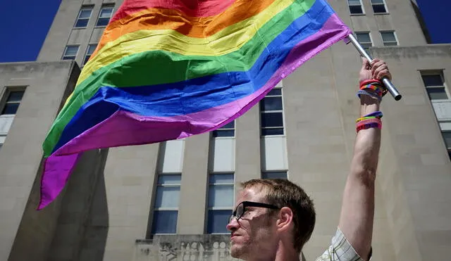 Miles marchan por derechos de homosexuales y contra Trump