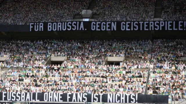 Borussia Monchengladbach presentó a su peculiar ‘hinchada de cartón’ .