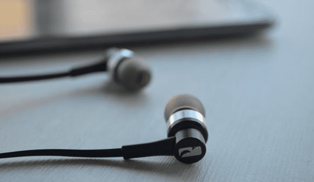 Cómo saber si los auriculares que usas tienen micrófono. Foto: El doce TV.