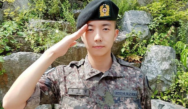 Jang Woo Young 2PM fue dado de baja de la milicia el 25 de marzo del 2020, 3 días antes debido a una alerta de coronavirus en su pabellón.