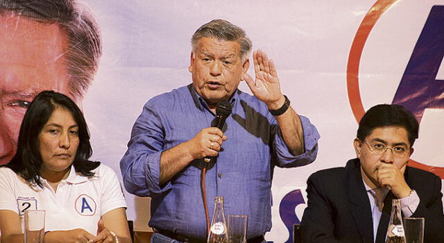 Elecciones. César Acuña presentó a sus candidatos a las elecciones congresales extraordinarias del 26 de enero próximo.