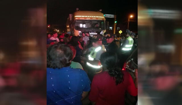 La Libertad: buses de pasajeros esperan más de 17 horas para atravesar el puente Virú 