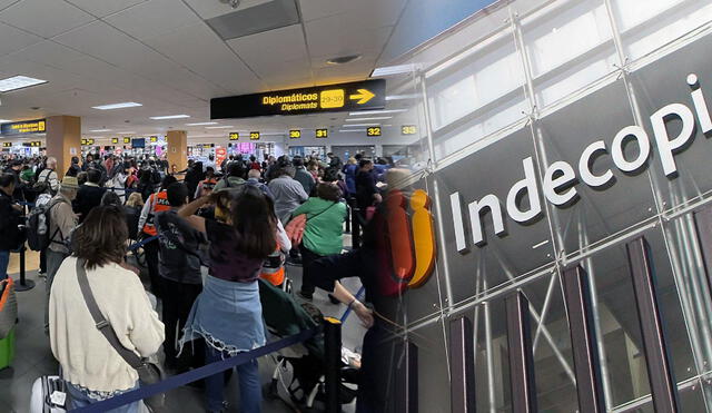 Hubo 490 vuelos cancelados durante las 34 horas de cierre del principal aeropuerto del Perú, según Indecopi. Foto: Twitter/composición LR