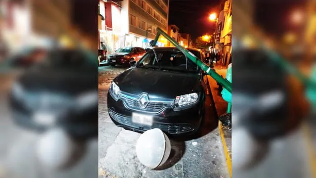 Unidad móvil se vio afectada tras caída de farola.