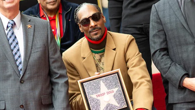 Rapero Snoop Dogg ya tiene su estrella de Hollywood y lo celebró a su fiel estilo [VIDEO]