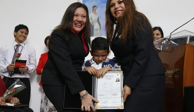 939 niños venezolanos podrán continuar sus estudios en Perú