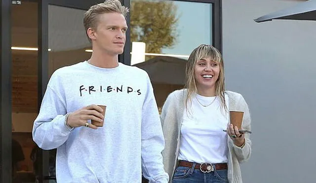 Miley Cyrus y Cody Simpson captados en romántica escena