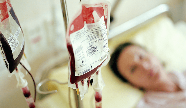 Mujer impide transfusión de sangre a su hija por cuestiones religiosas