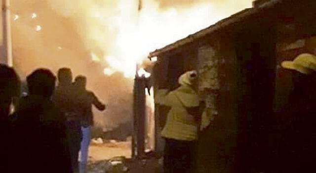 Protesta. Población quemó prostíbulos en La Rinconada.