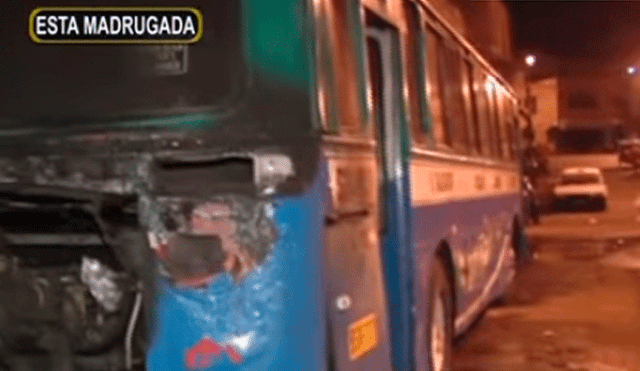 Los Olivos: sujetos incendian bus en plena vía pública [VIDEO]