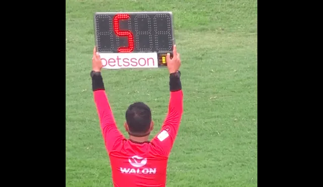 Liga 1 Movistar: Árbitro pide 4 minutos adicionales, asistente mostró 5’, pero terminó a los 3’. Foto: Gol Perú