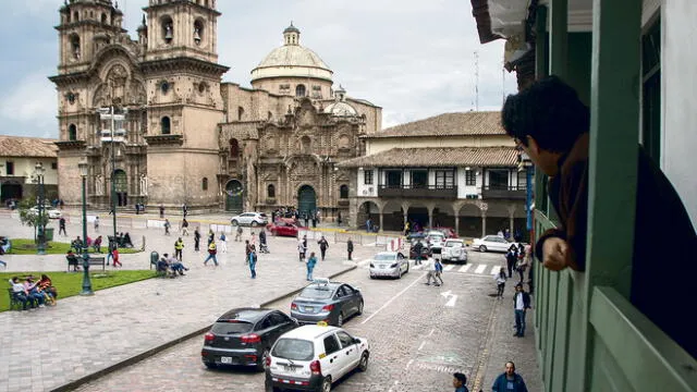 En contra y a favor de la peatonalización de la plaza Mayor de Cusco