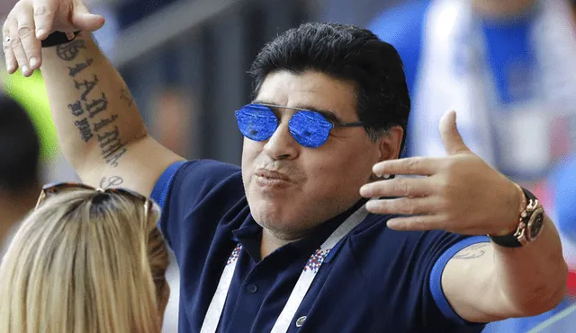 Diego Armando Maradona está que juega con dos equipos 