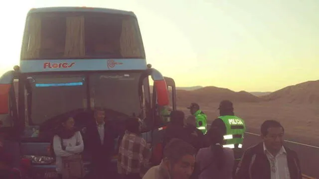 Moquegua: 60 pasajeros quedaron varados por despiste y choque de bus contra cerro
