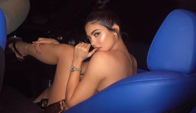Kylie Jenner y su estrambótico vestido que robó miradas en Instagram [FOTO]
