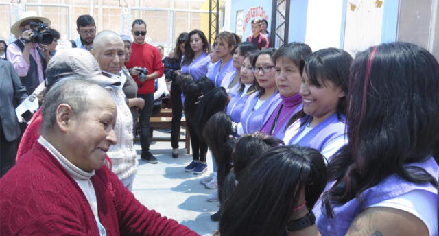 Presas donan sus cabelleras a pacientes con cáncer en Arequipa [FOTOS]