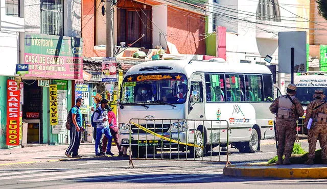 otra vez. Por tercera vez se suspende el transporte público en Arequipa durante la cuarentena. En una semana autoridades buscarán frenar aumento de contagios en Arequipa.