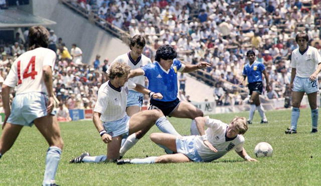 Diego Maradona jugó contra Inglaterra por los cuartos de final del Mundial México 1986. Foto: AFP