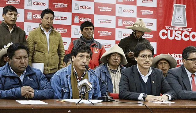 Postura. Alcaldes y comuneros dieron conferencia de prensa. (Foto: Pulso Regional Cusco)
