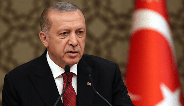 Presidente de Turquía nombra a su yerno como nuevo ministro de Finanzas
