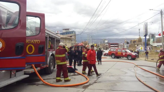 Huancayo: incendio consume tercer piso 