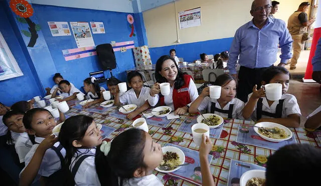 Premier Del Solar supervisó servicio alimentario escolar en institución educativa en Loreto [FOTOS]