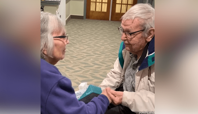 A través de Facebook se ha vuelto viral el tierno reencuentro entre una pareja de ancianos.