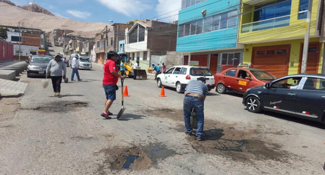 Moquegua: Taxistas salieron a parchar las calles afectadas por lluvias