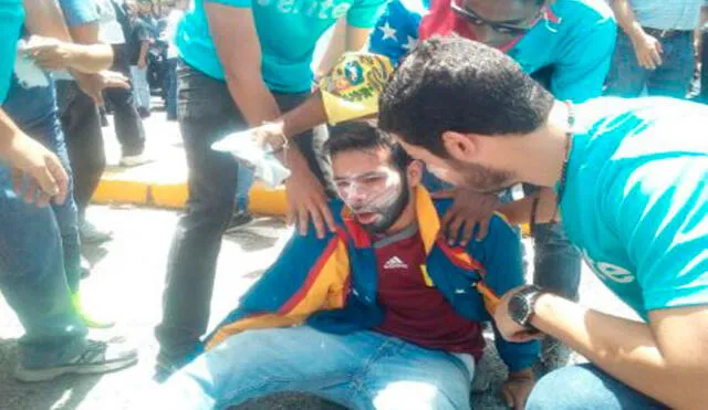 Venezuela: Reprimen a manifestantes opositores con gases lacrimógenos y disparos [FOTOS]