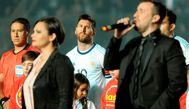 Lionel Messi vuelve a causar polémica por no cantar el himno de su país [VIDEO]