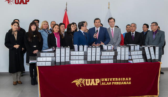 Autoridades académicas UAP, presentaron expedientes a la SUNEDU