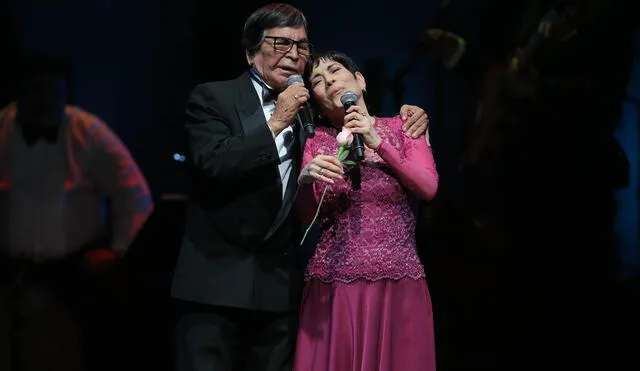 Cecilia Barraza y José Escajadillo durante el concierto de despedida que ofreció el año pasado en el Gran Teatro Nacional. (Foto: Difusión)