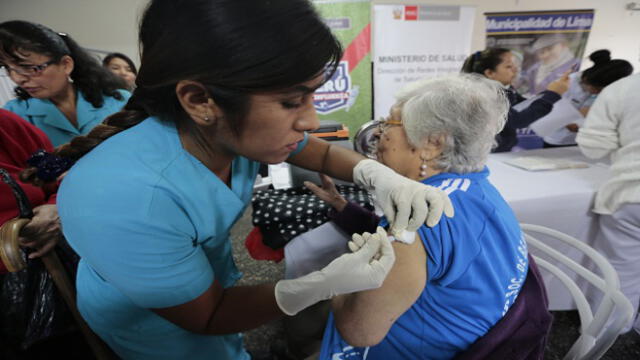  Vacunan contra la influenza a cerca de tres millones de peruanos 
