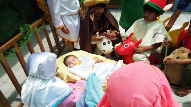 Niños de albergue escenificaron nacimiento navideño en Arequipa 