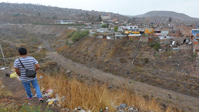 Arequipa: 14 mil desafían a la muerte ocupando casas cerca de torrenteras 