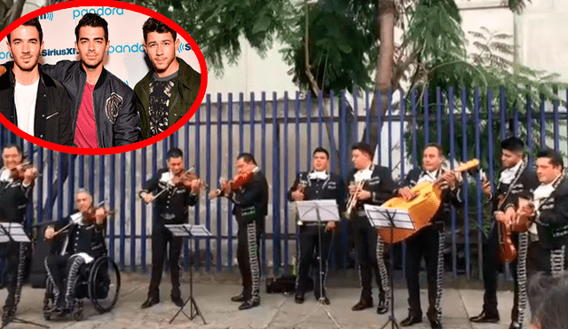 En Facebook, unos mariachis aprovecharon la visita de los hermanos Jonas a México, para tocar una de sus canciones.