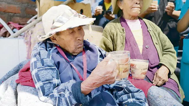 Anciana que vive en Arequipa está a un paso de ser la más longeva del mundo 