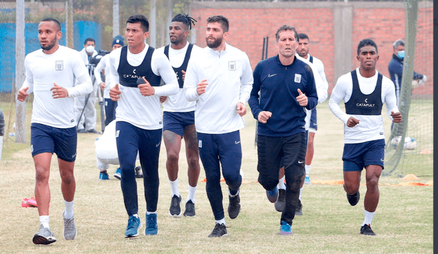 Mario Salas eligió hasta 5 'potrillos' para viajar a Venezuela y enfrentar a Estudiantes de Mérida. Foto: Alianza Lima