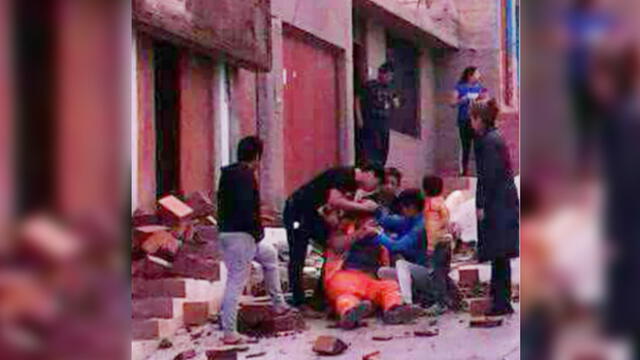 Obrero sobrevive de milagro tras caer del segundo piso de vivienda en Moquegua [VIDEO]