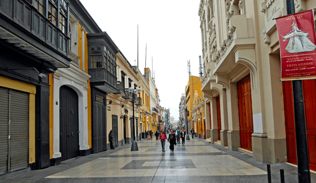 Jirón de la Unión: cuadras vacías luego de que cerraran calles.