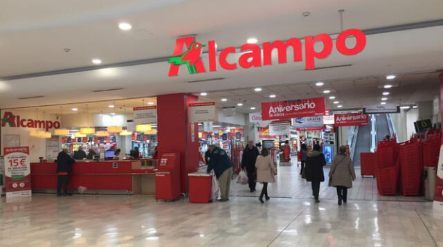 Los supermercados en España deberán mantener en vigor las medidas sanitarias para que mantengan sus operaciones activas. Foto: Internet.