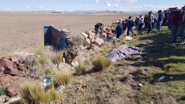 Pareja de esposos muere tras accidente en la vía Juliaca-Huancané
