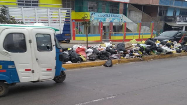 VMT: vecinos aseguran que basura no es recogida de la vía pública [FOTOS]