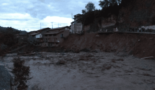 Intensas lluvias dejan un muerto, 20 viviendas colapsadas y familias incomunicadas [VIDEO]