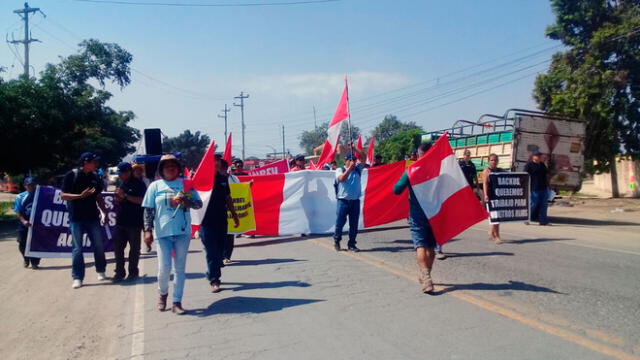 Trabajadores de Backus bloquean antigua Panamericana Norte en Lambayeque [VIDEO]