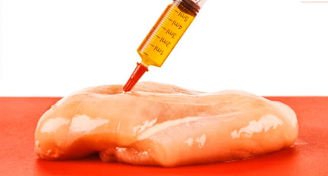 Periodista explica en libro la peligrosa relación de los pollos con los antibióticos