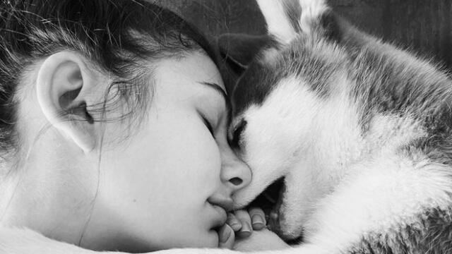 Camila Morrone adoptó a dos cachorros huskys, Jack y Jill. (Foto: Instagram)