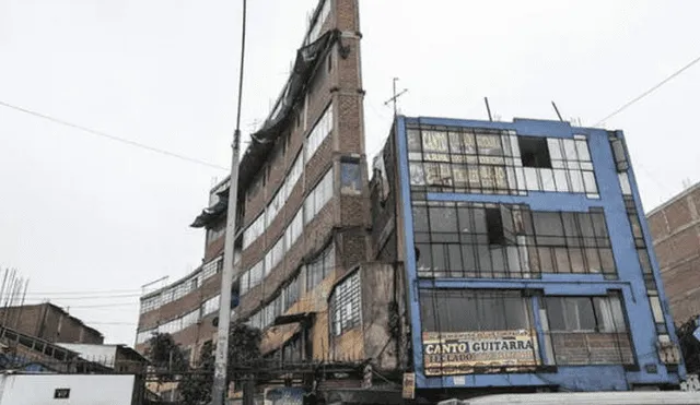 MML espera autorización judicial para demoler edificio de un metro de ancho
