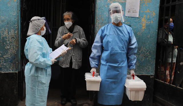 Asaltan a brigadas médicas que visitan pacientes COVID-19 para darles tratamiento. Créditos: Jorge Cerdán / La República.