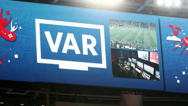 El VAR está conformado por un sistema de cámaras que retransmite imágenes.
